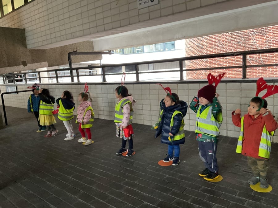 sporty minis - christmas reindeers play