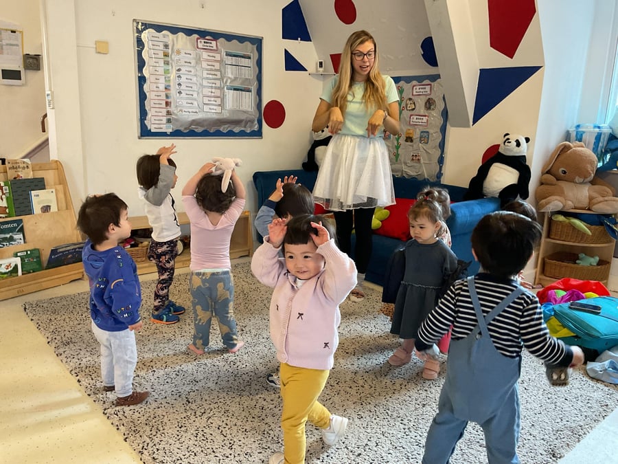 Lucy Sparkles - April - toddlers