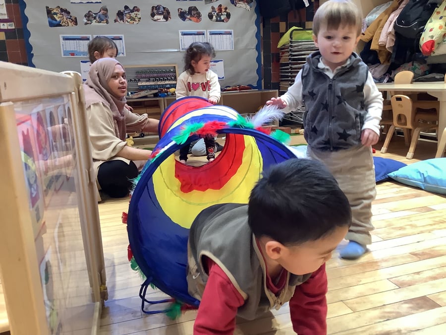 toddlers physical activity tunnel